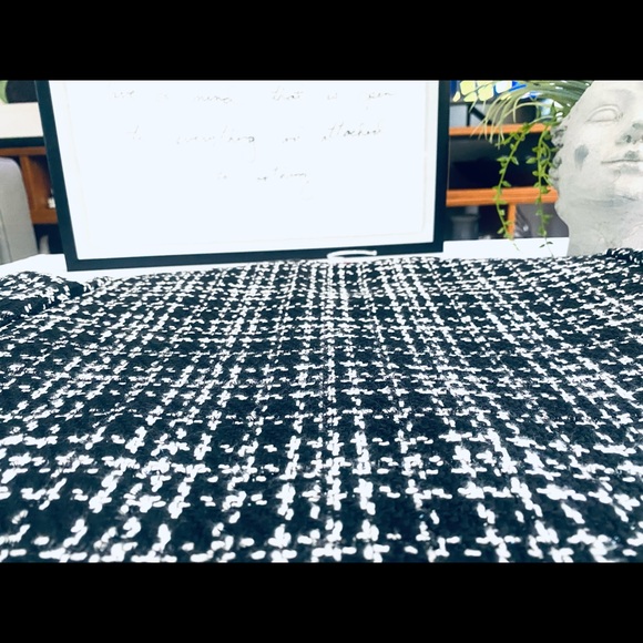 Black & White Tweed Coat - Fully Lined - Gorgeous Excellent Condition - Picture 15 of 16